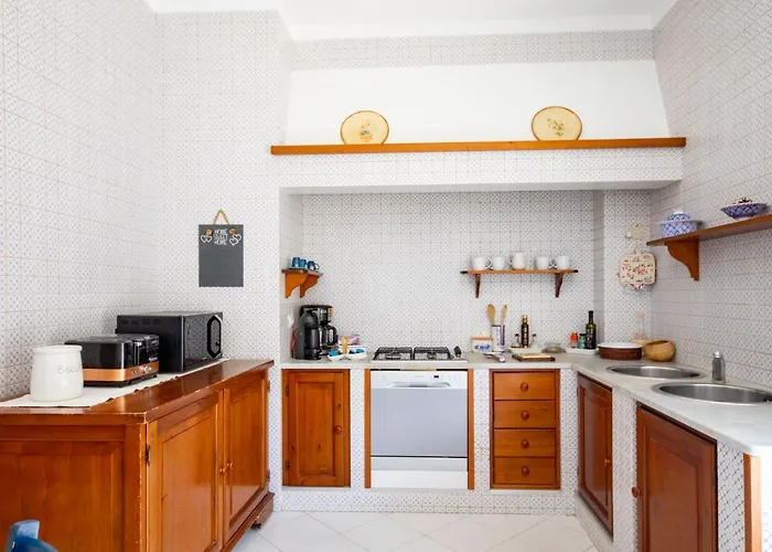 Fabiene Familyholidays Deluxe * Чефалу