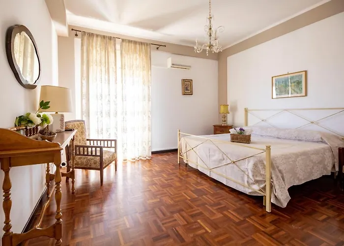 Fabiene Familyholidays Deluxe * Чефалу