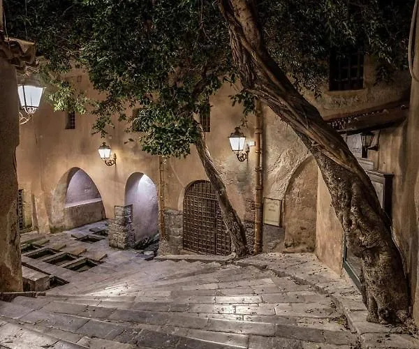 Fabiene Familyholidays Deluxe * Чефалу