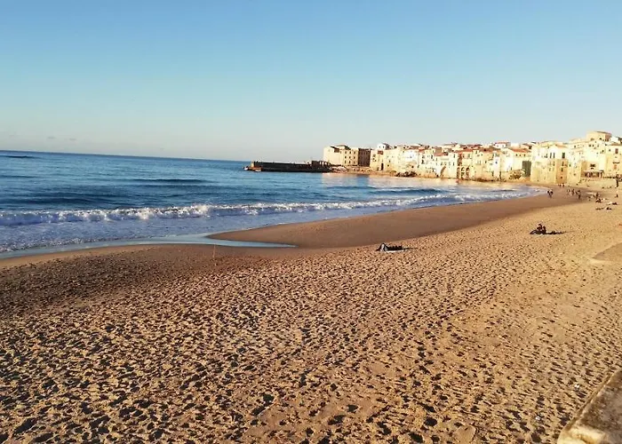 Fabiene Familyholidays Deluxe Апартаменти *